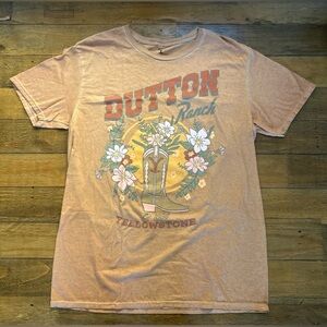 💖5 for $50💖Yellowstone Dutton Ranch Tee with flowers and boot western tan, pink